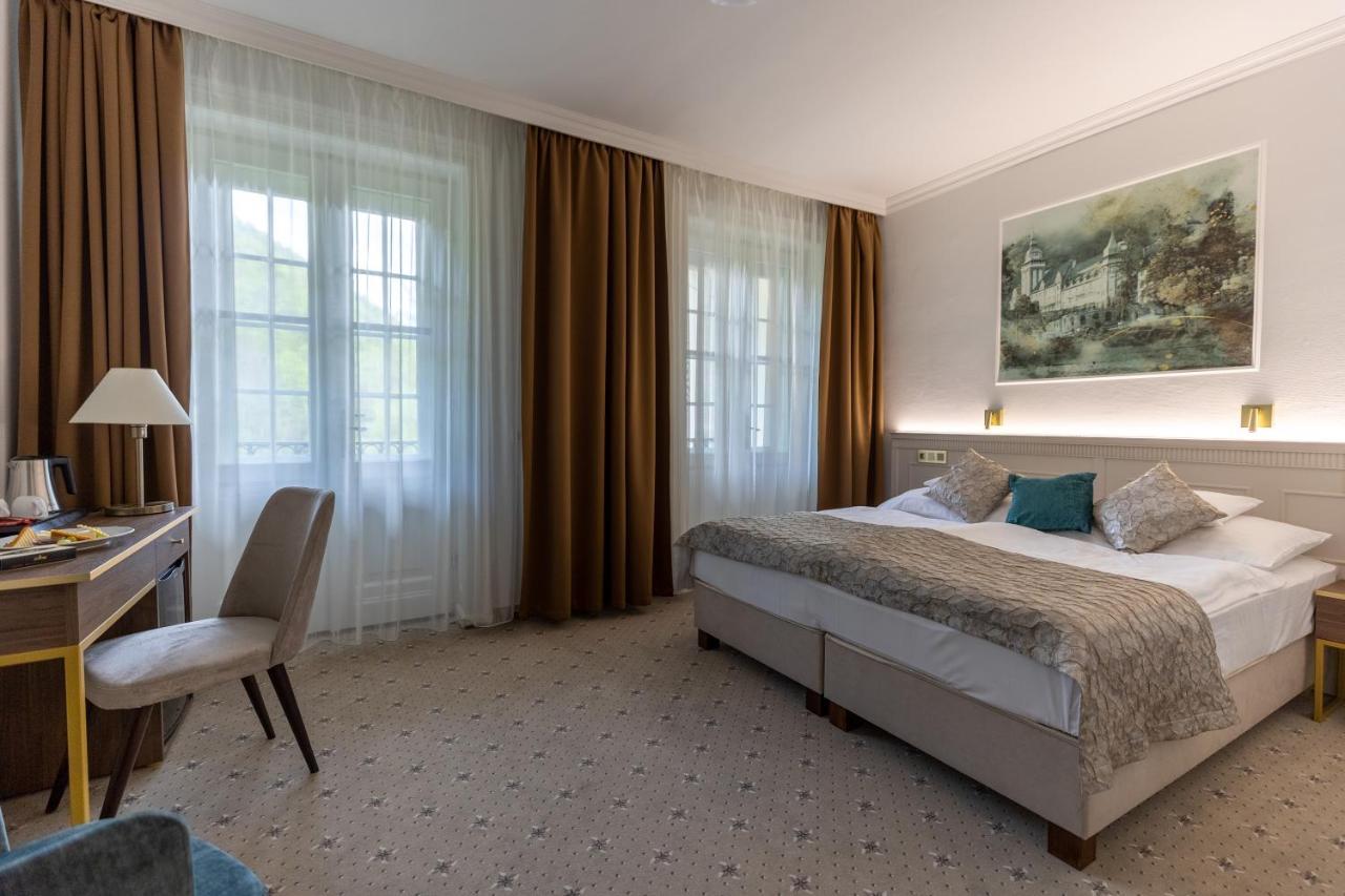 Hotel Palota ลิลลาฟือแร็ด ภายนอก รูปภาพ