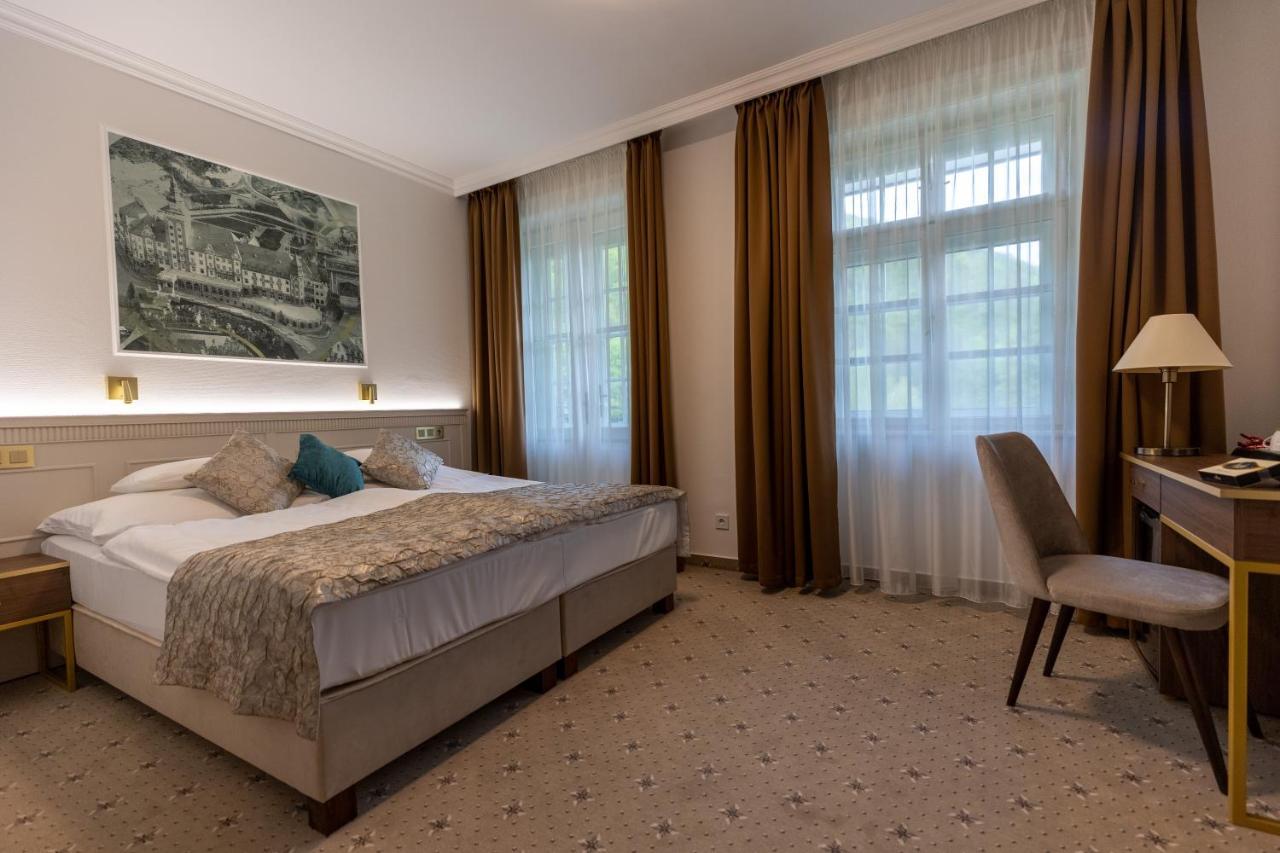 Hotel Palota ลิลลาฟือแร็ด ภายนอก รูปภาพ