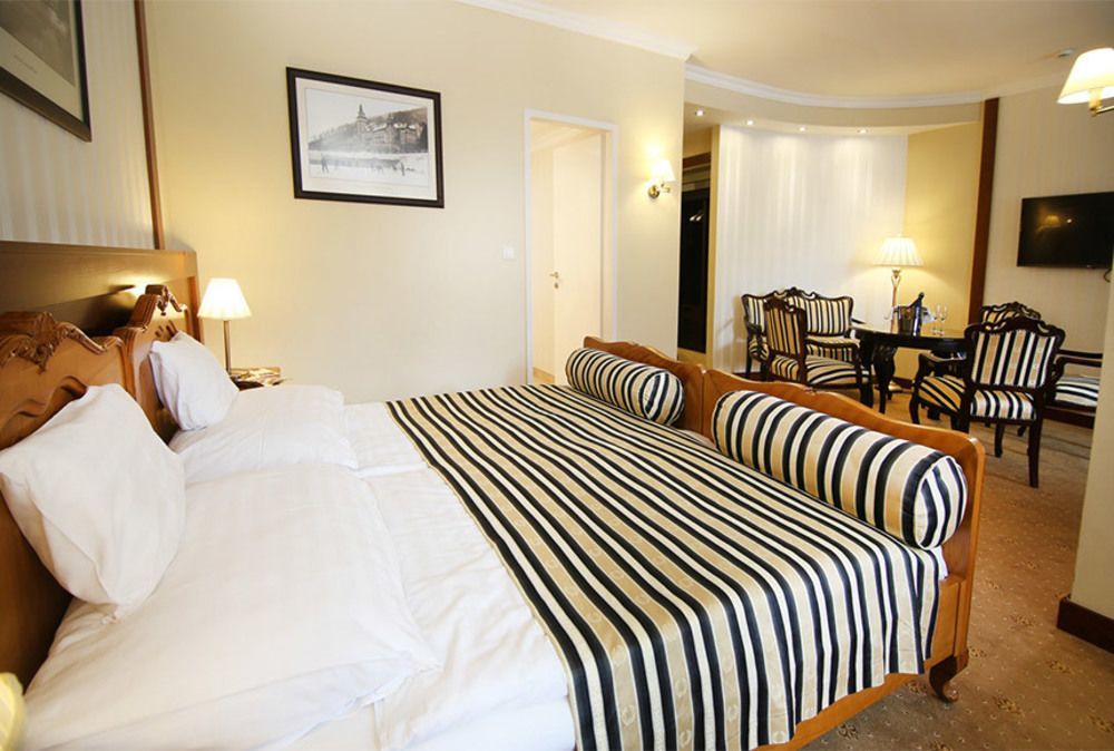 Hotel Palota ลิลลาฟือแร็ด ภายนอก รูปภาพ