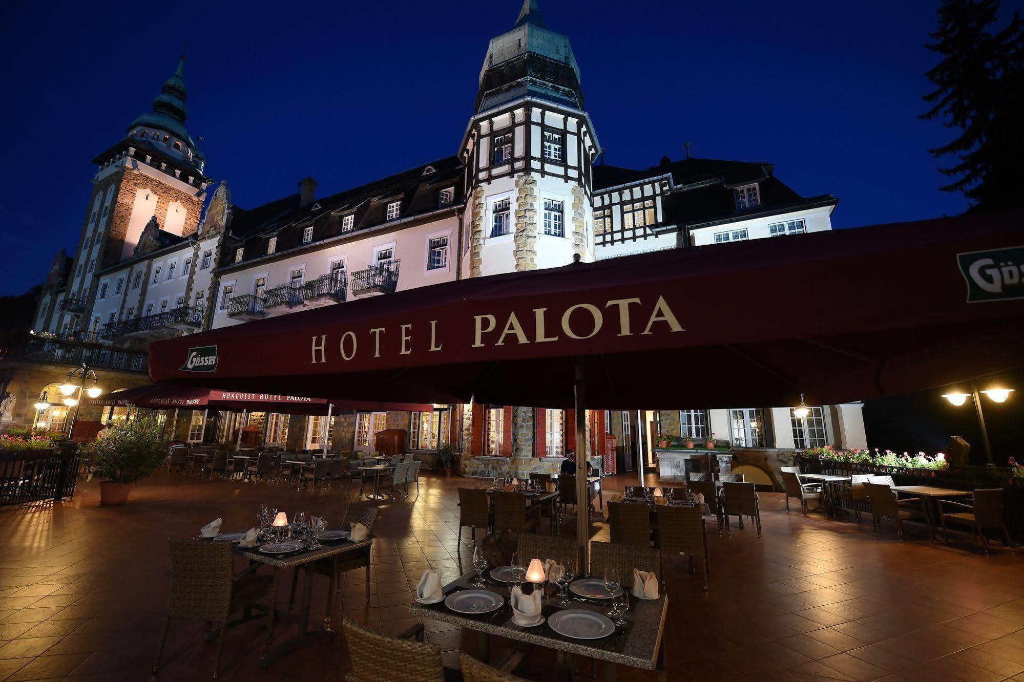 Hotel Palota ลิลลาฟือแร็ด ภายนอก รูปภาพ